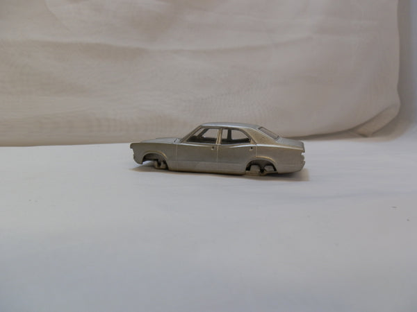 Crossway Models / Abbey Classic Kits Ford Cortina MK3 1300L Model Kit