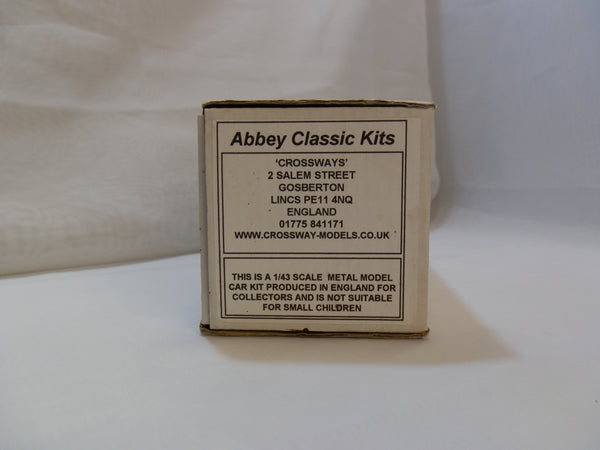 Crossway Models / Abbey Classic Kits Ford Cortina MK3 1300L Model Kit